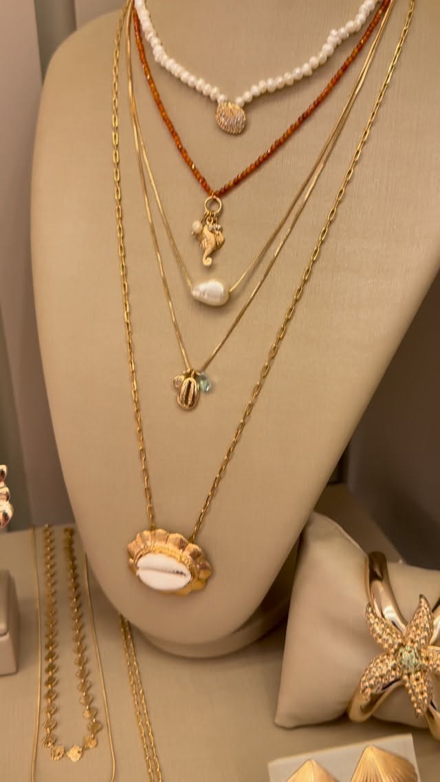 Mix de colares (layering): como montar combinações que alongam e não embolam