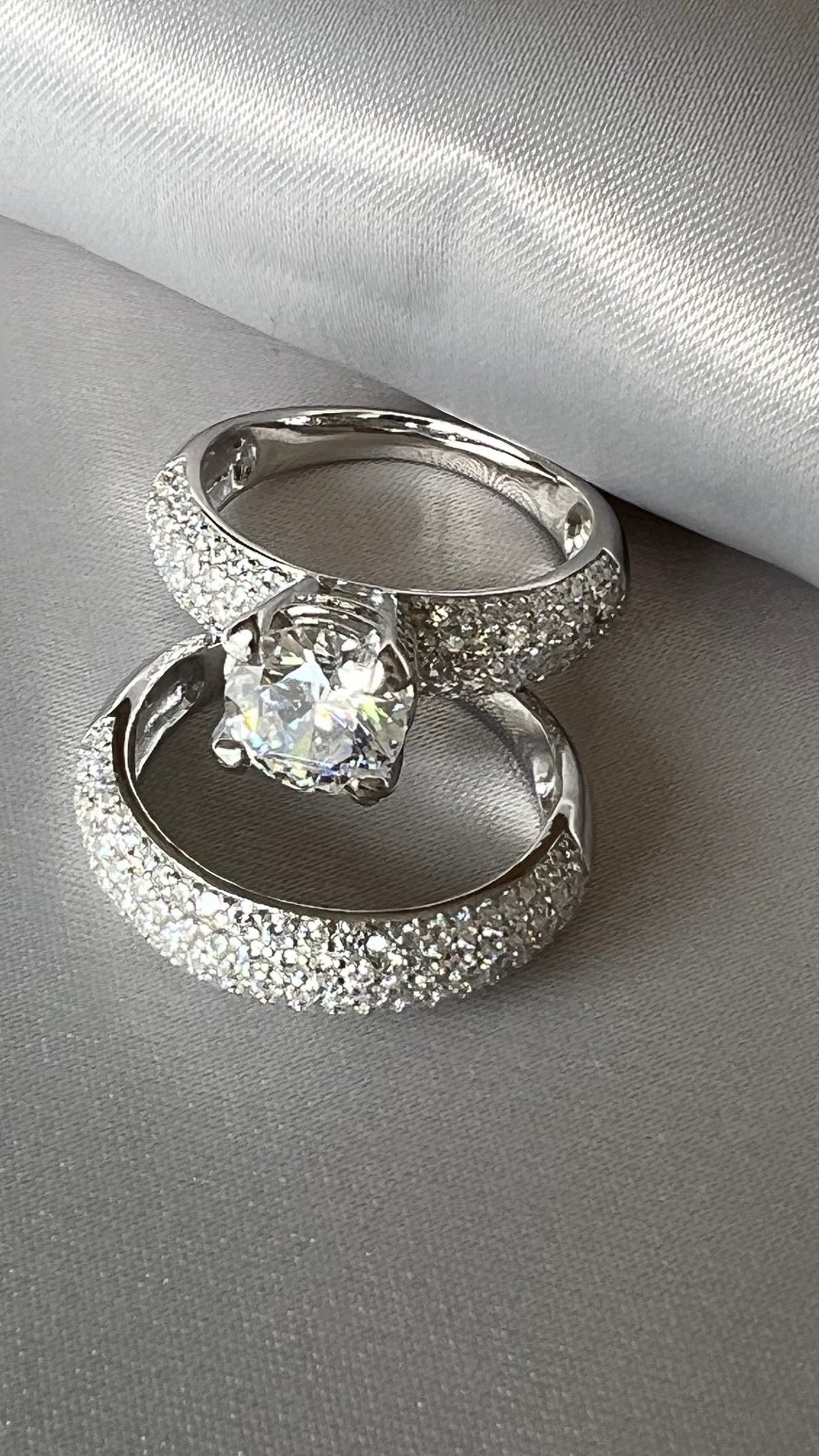 Zircônia x diamante: diferenças, brilho, durabilidade e como escolher na semijoia