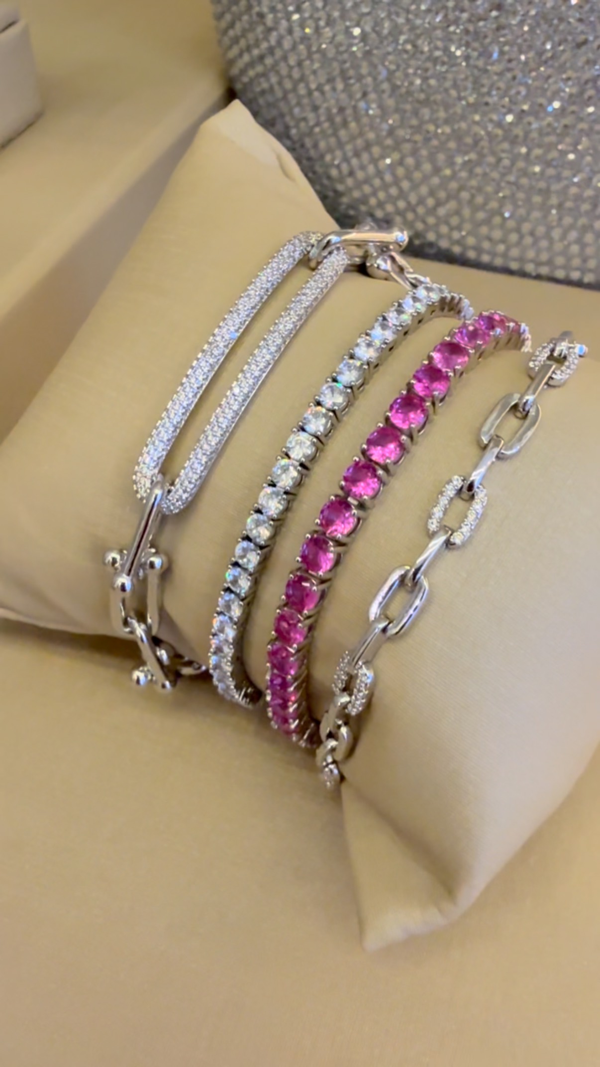 Pulseira no tamanho certo: como medir o pulso e escolher o caimento ideal